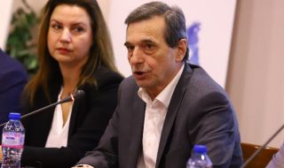 Димитър Манолов заплаши със стачки и поиска преговори с Радев