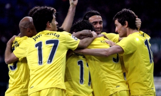 Елче спъна Виляреал, Севиля бие трудно