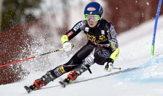 Микаела Шифрин отново на върха в слалома