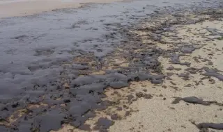 Разлив в морето край Бургас