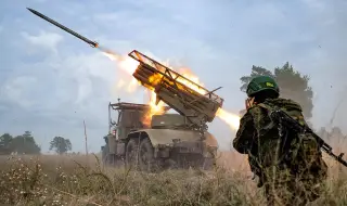 Russian infantrymen clear the forests near Kursk from Ukrainian troops, push them to the border 