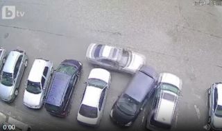 Шофьор се заби в паркирани коли след дрифт в Ямбол