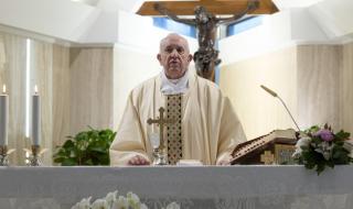 Папата създаде фонд за работниците в затруднение