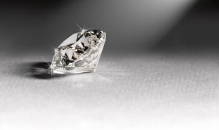 Диамант, колкото яйце, бе продаден за над 15 млн. долара