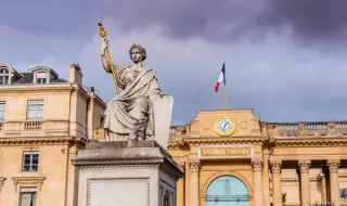 Във Франция ще наказват по-строго за нападения срещу политици и държавни служители