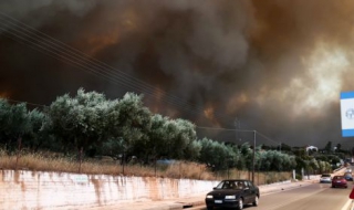 Българин е задържан заради пожара в Атина