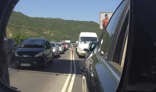 10-километрова опашка от тирове на "Кулата" заради протеста на гръцките фермери