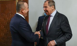 Чавушоглу и Лавров разговаряха по телефона