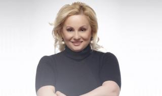 Любима певица приема обаждания на горещ телефон