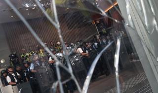 Протестите в Хонконг ескалираха
