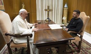 Говори Ватиканът! Папа Франциск се обърка в отговора дали Русия трябва да върне окупираните територии на Украйна