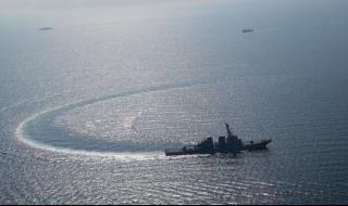 Борисов гледа учението на НАТО в морето край Бургас