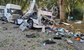 Кабината на благоевградски тир избухна, докато шофьорът е вътре