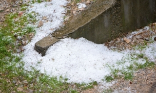 С по 9 ракети на облак борят градушките