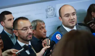 Георги Георгиев: Бонев не само подаде ръка на БСП, той полегна на тях. Има няколко заявки за червена сватба