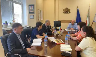 Председателят на ДАБ при МС Иван Иванов отличи Михаел Майнерт за приноса му в развитието на сътрудничеството с Германия