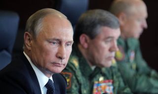 Путин е напуснал бункера в Урал и вече е в Москва