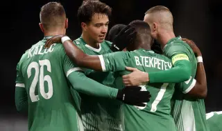 Лудогорец продължава да е безгрешен с новия треньор, Видал е големият герой