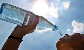 Остава горещо