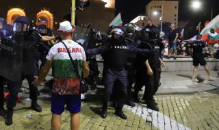 Съветът на Европа призова България да накаже полицаите, пребили журналисти
