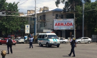 Стрелба по полицейски участък в Алмати