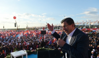 Давутоглу: Конфликтът в Сирия не може да бъде решен без Турция