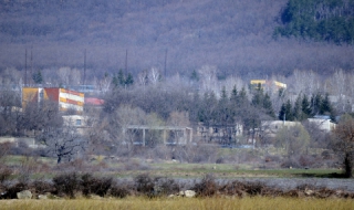 Работници от ВМЗ - Сопот блокират пътя София-Бургас