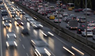 Колони от автомобили по магистралите в Турция