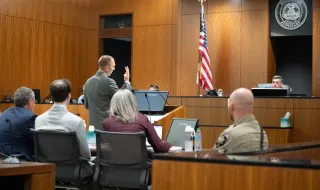 Обвиненият за убийството на Чарли Кърк пледира невинен