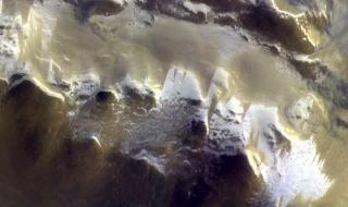 Първата изумителна СНИМКА на леда на Марс