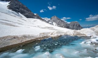 Десет са жертвите от срутването на ледника Мармолада в Италия