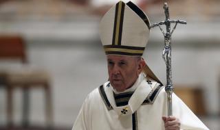 Папа Франциск отслужи великденско богослужение при закрити врата в базилика &quot;Свети Петър&quot;
