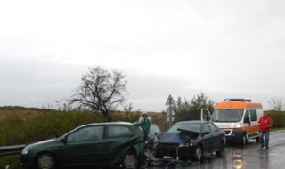 Четирима пострадаха в катастрофа край Бараково