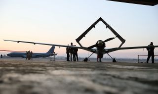 Собствена въздушна флотилия! Украйна ще произвежда турските безпилотни самолети "Байрактар" 