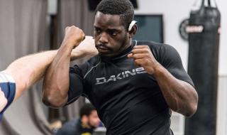 ММА боец почина, след като беше нокаутиран