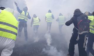 Протестите срещу горивата излязоха от контрол (СНИМКИ)