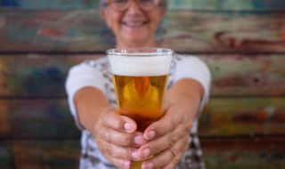 107-годишна австралийка смята, че бирата е в основата на дълголетието