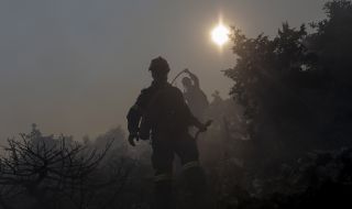 ЕС продължава да мобилизира помощ за борба с горските пожари