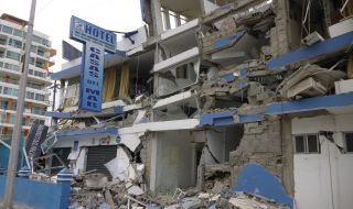 Силно земетресение, младеж загина от токов удар