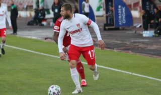 Берое с трансфер - взе капитана на Царско село