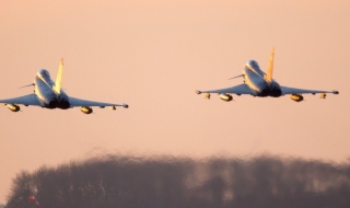 Евакуираха атомни централи. Изтребители вдигнати по тревога