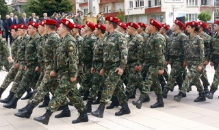 ВМРО иска връщането на задължителната казарма