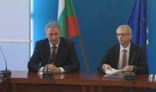 МЗ ще иска 13 млн. за тестове, за да върне най-малките в клас