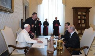 Путин отново закъсня за папата и не го покани в Русия (СНИМКИ)