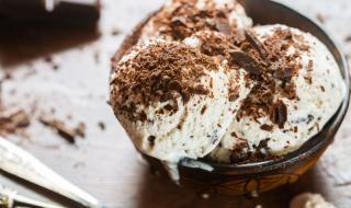Рецепта на деня: Домашен сладолед Страчатела