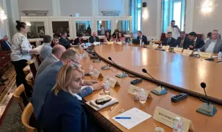 Бюджетната комисия прие на първо четене тегленето на нов дълг от 3,8 млрд. евро