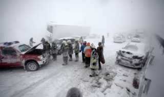 Силни снеговалежи блокираха Централна Европа