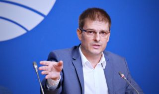Александър Михайлов обвини Нинова за изтекли над 100 хиляди лева към адвокатска кантора