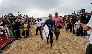 Казусът с Джокович в Австралия може да се повтори с една от най-големите легенди на сърфа