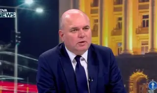 Владислав Панев: Парламентът трябва да провери данните за полетите на Атанасова и Пеевски